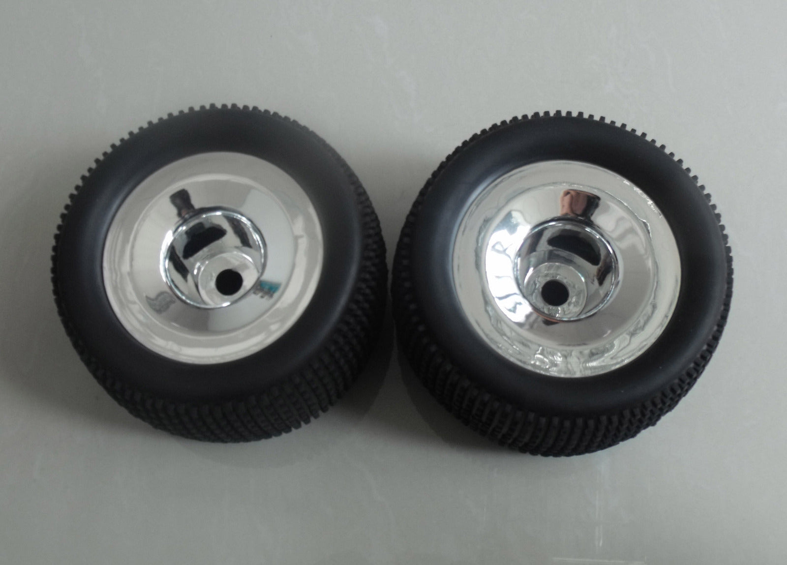 RH-85938 Truggy pre mounted tyres chrome pair River Hobby
