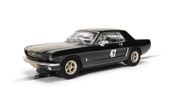 C4405 SCALEXTRIC FORD MUSTANG - BLACK AND GOLD