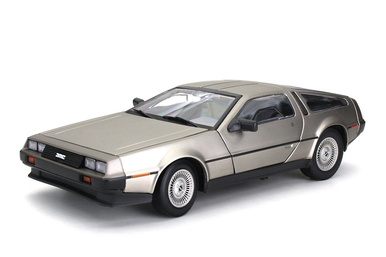 Sun Star 1/18 1981 De Lorean DMC 12 Coupe - Stainless Steel