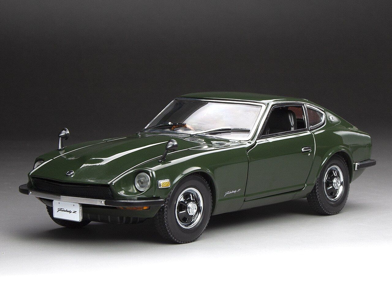 Sun Star 1/18 1970 Fairlady Z (S30) - Dark Green (RHD)