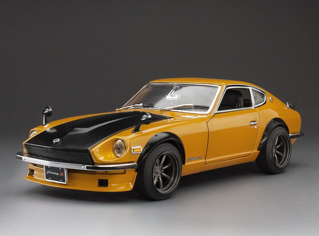 Sun Star 1/18 1971 Fairlady Z (S30) - Orange (RHD)