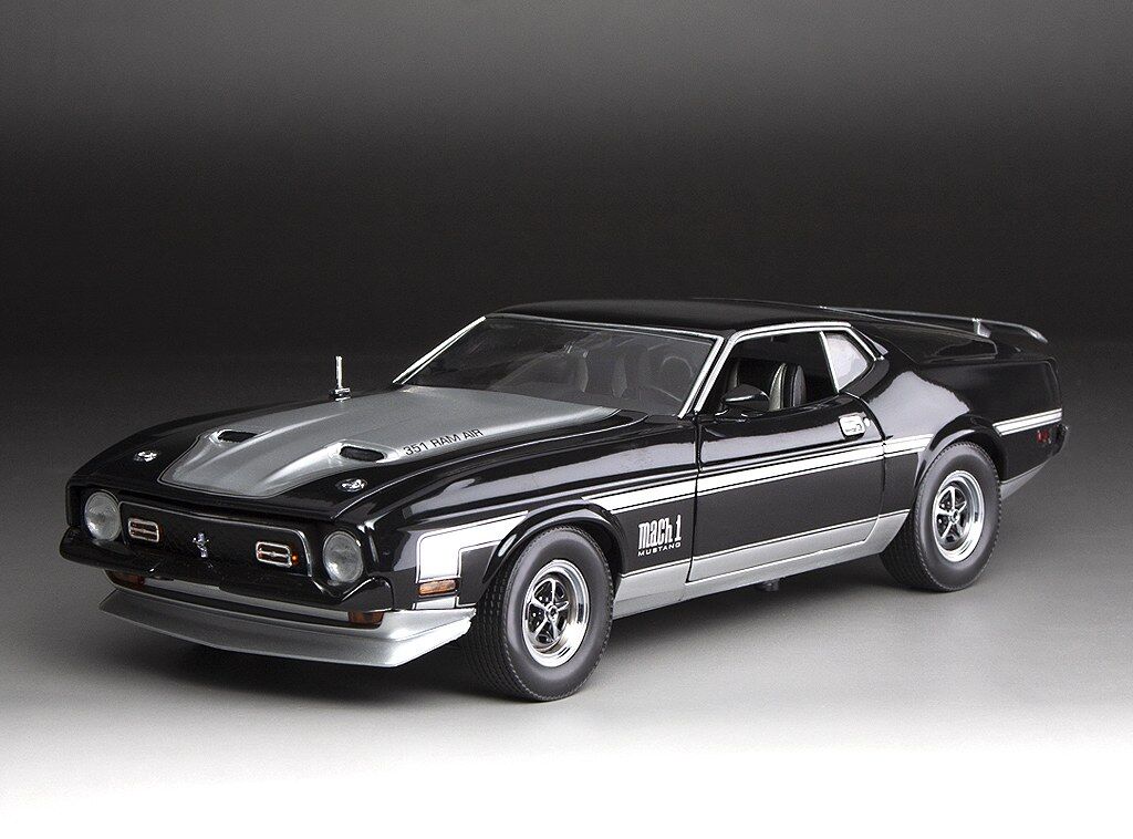 Sun Star 1/18 1971 Ford Mustang MACH 1 - Raven Black