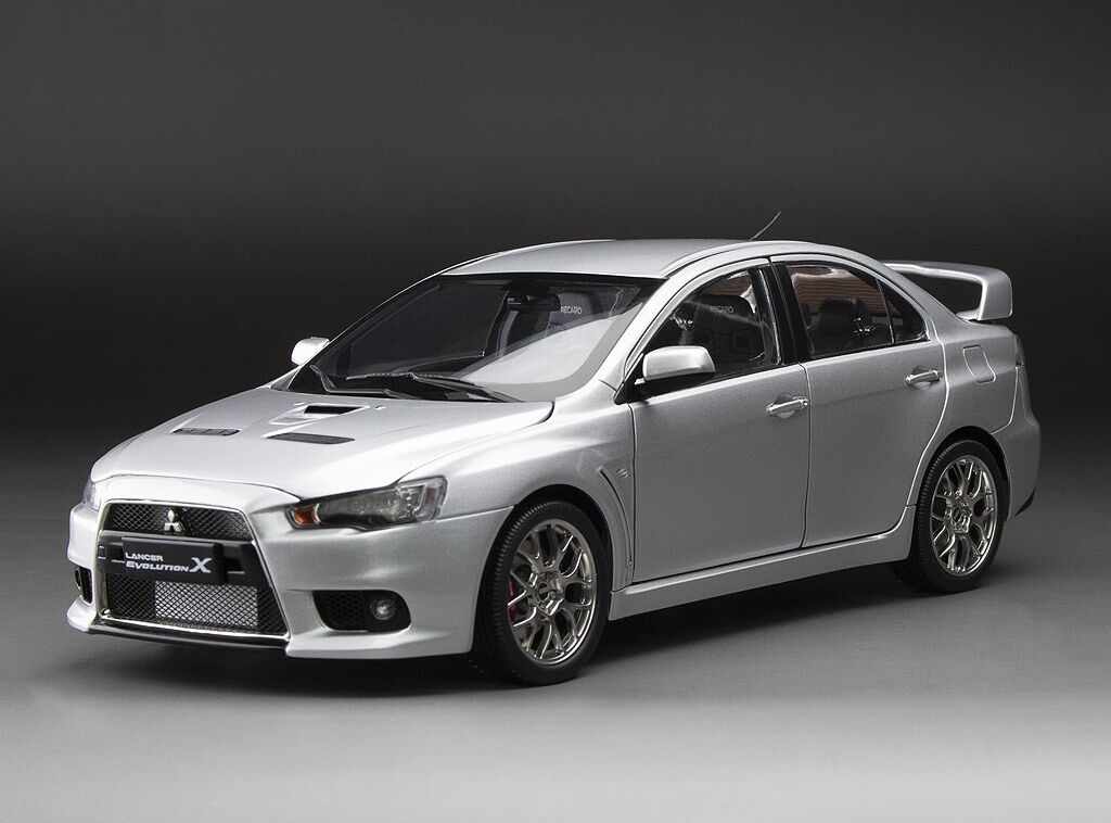 Sun Star 1/18 Mitsubishi Lancer Evolution X - Cool Silver Metallic (New Tooling)