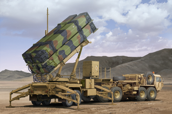 TR01037 Trumpeter 1/35 M983 HEMTT & M901 Launching Station of MIM-104F Patriot SAM System (PAC-3)