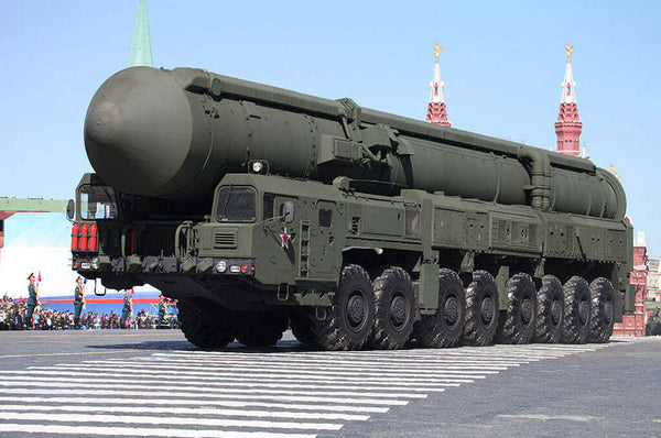 TR01082 Trumpeter 1/35 15U175 TEL of RS-12M1 Topol-M ICBM complex Plastic Model Kit [01082]