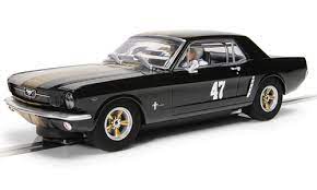 SCALEXTRIC C4405 FORD MUSTANG - BLACK AND GOLD